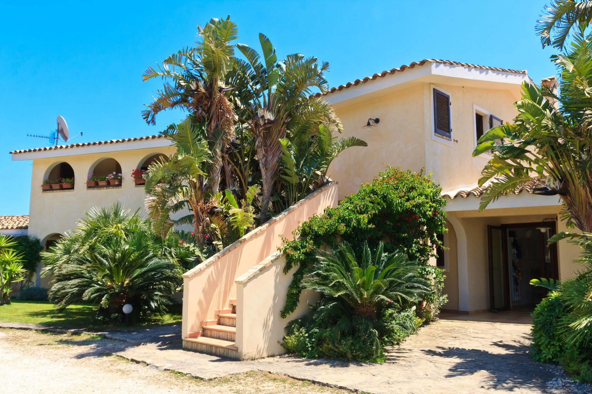 Porto Giunco Residence Villasimius Buitenkant foto