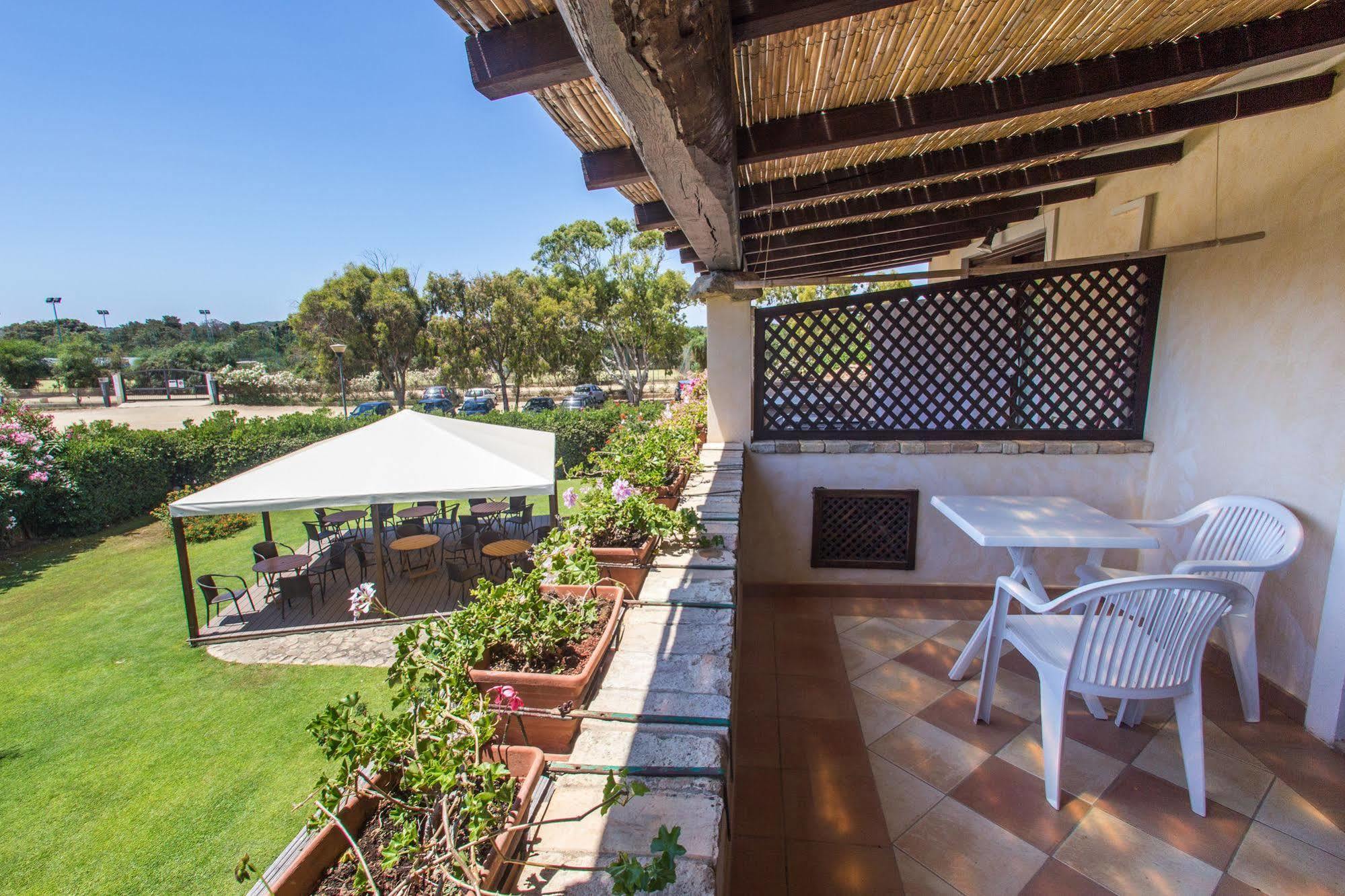 Porto Giunco Residence Villasimius Buitenkant foto